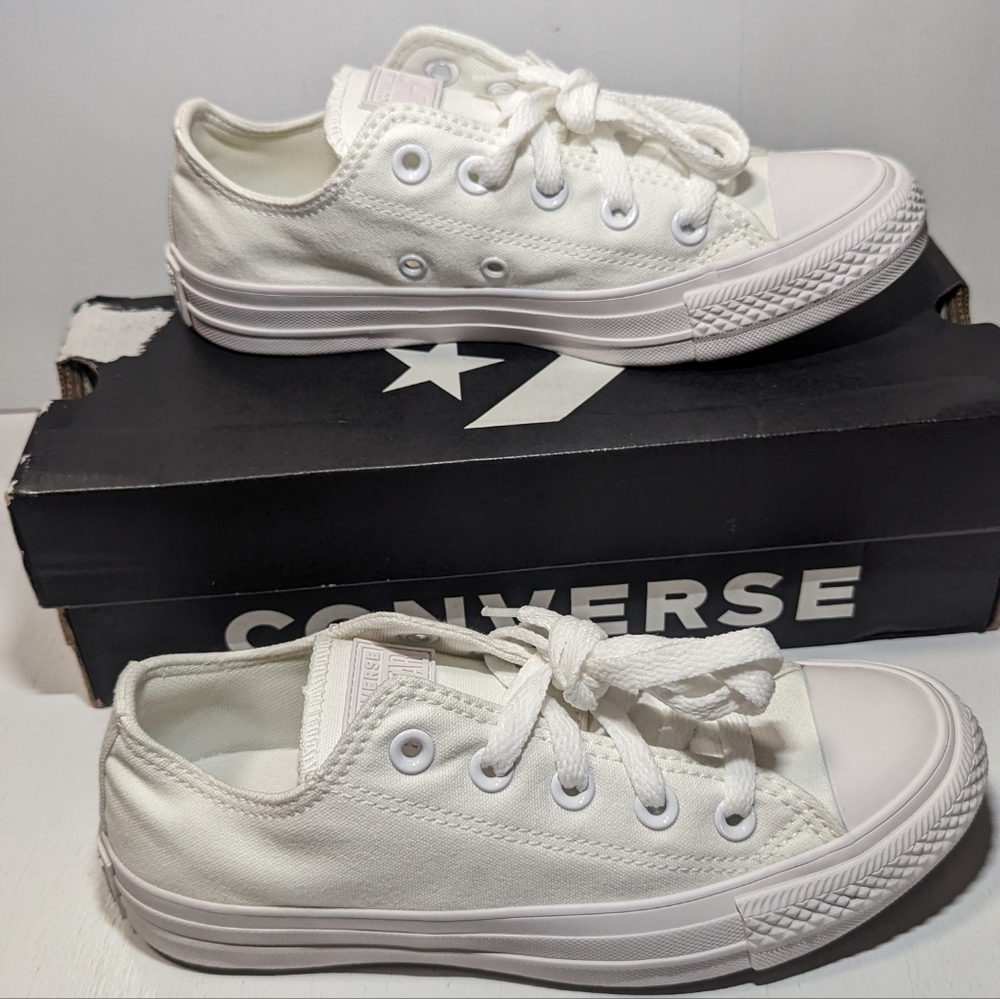 Converse Chuck Taylor All Star Canvas Sneakers . - Picture 3 of 15